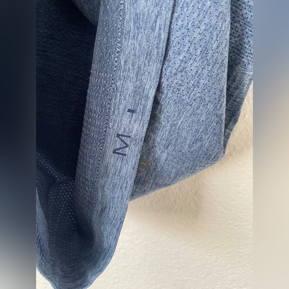 Lululemon Mens Polo Shirt Heathered Blue Short Sleeve Golf Performance Size M - Picture 4 of 5